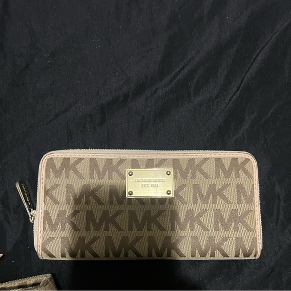 Mk clutch and bag - Picture 2 of 4